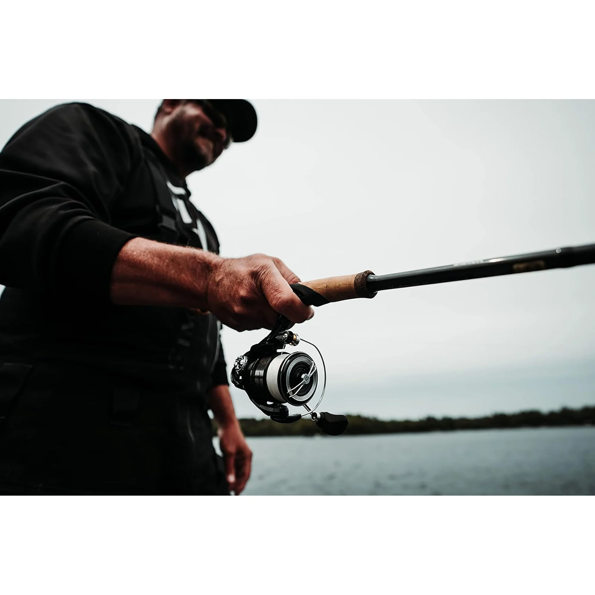 13 Fishing Aerios Spinning Fishing Reel - Image 4