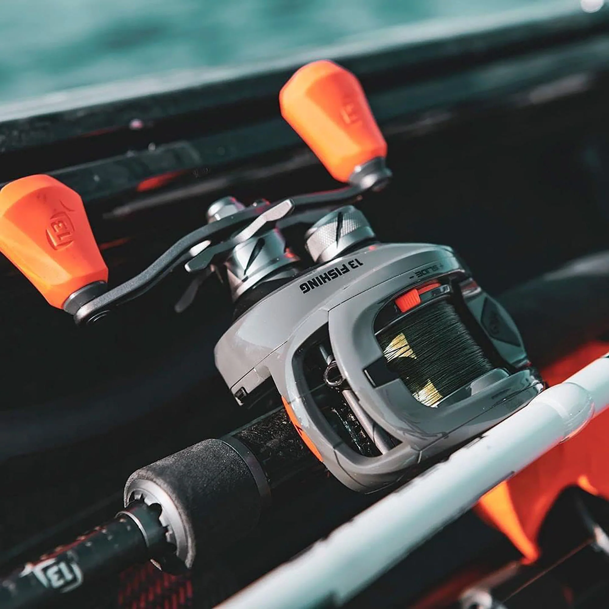 13 Fishing Concept Z SLIDE Baitcast Fishing Reel w/ Skull Cap Reel Cover - Image 4