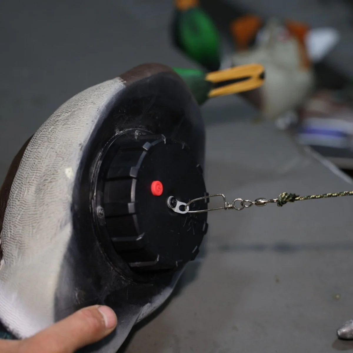 Avian X Power Shaker Mallard Hen Surface Feeder - Image 3