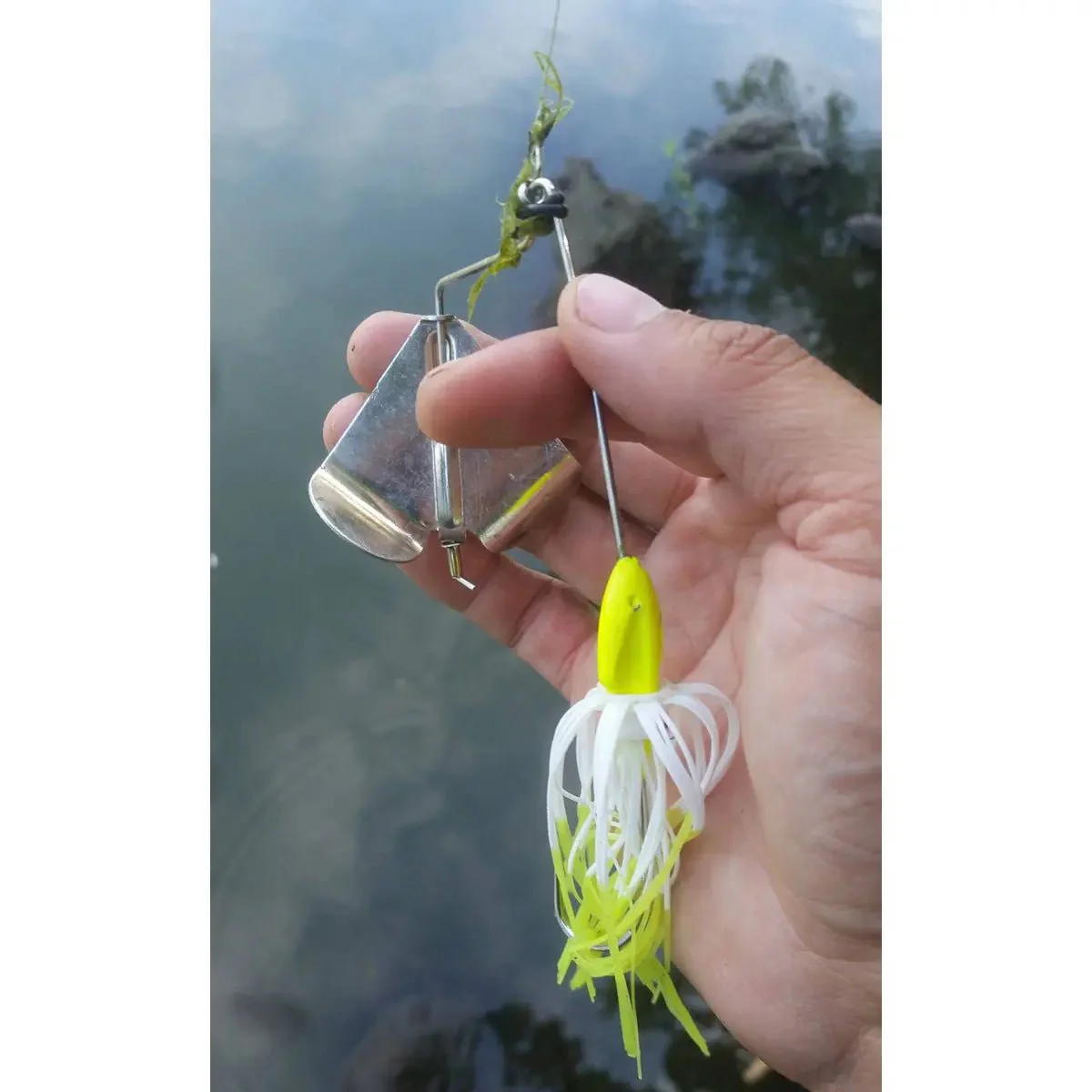 Booyah Baits 1/2 oz Buzzbait - White/Chartreuse Shad - Image 2