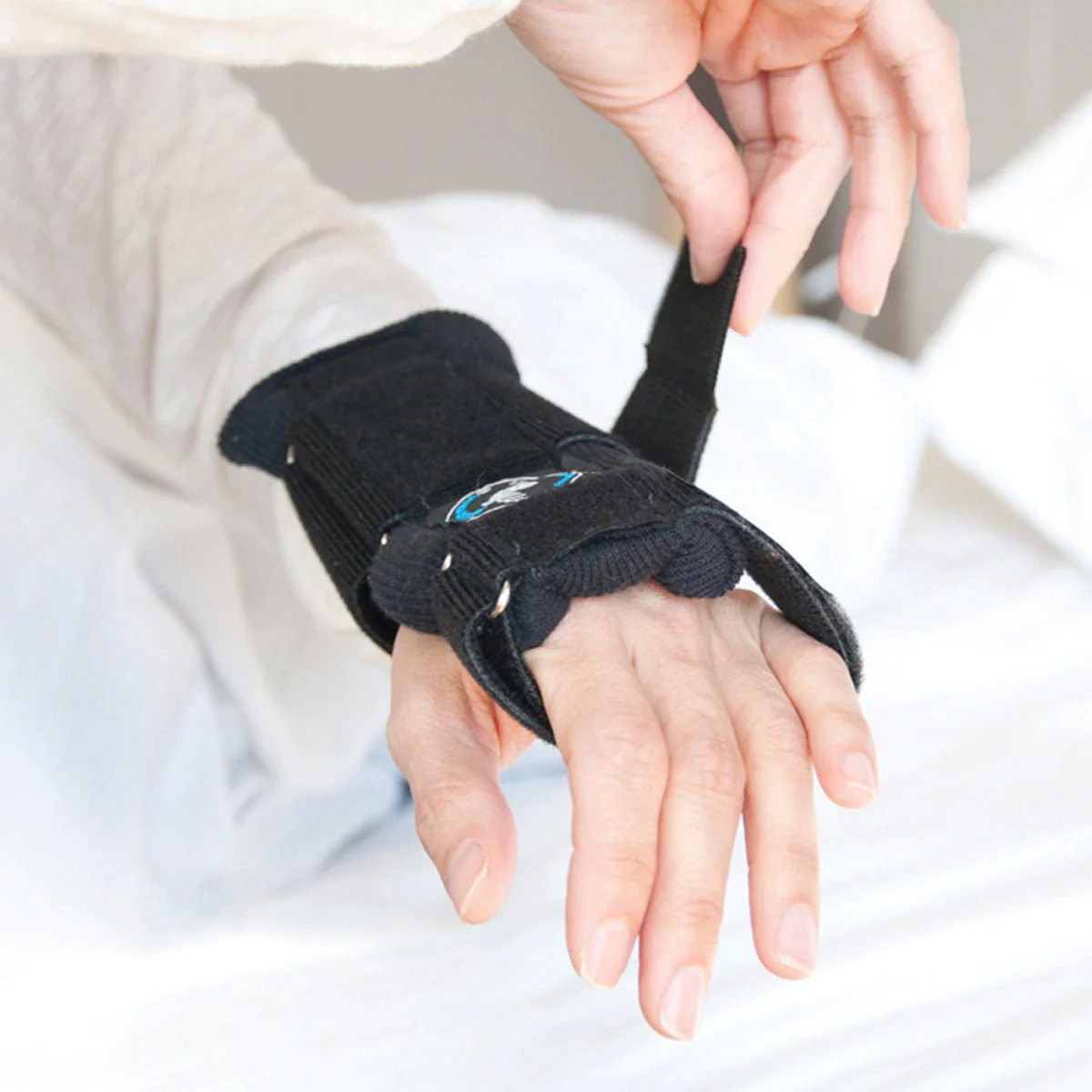 Brownmed IMAK RSI WrisTimer PM Wrist Support - Universal - Black - Image 2