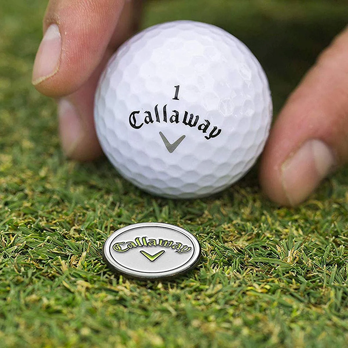 Callaway Dual-Mark Poker Chip Golf Ball Marker - 3-Pack - Black/White - Image 3