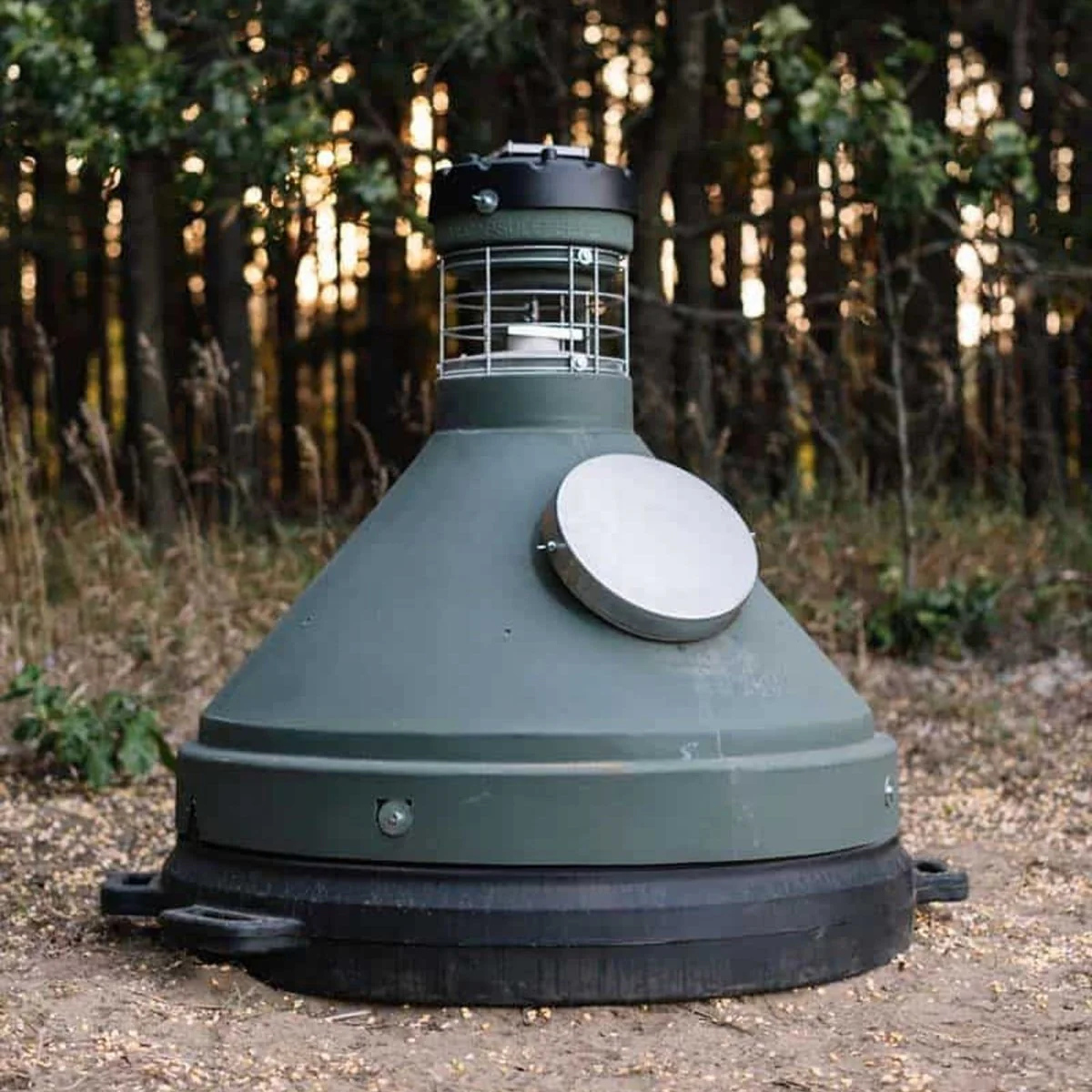 Capsule Deluxe Feeder 500lb - Image 3