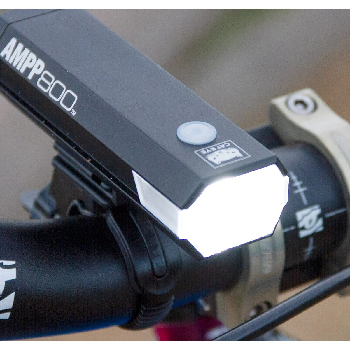 CatEye Bicycle Headlight AMPP 800 - HL-EL088RC - Image 2