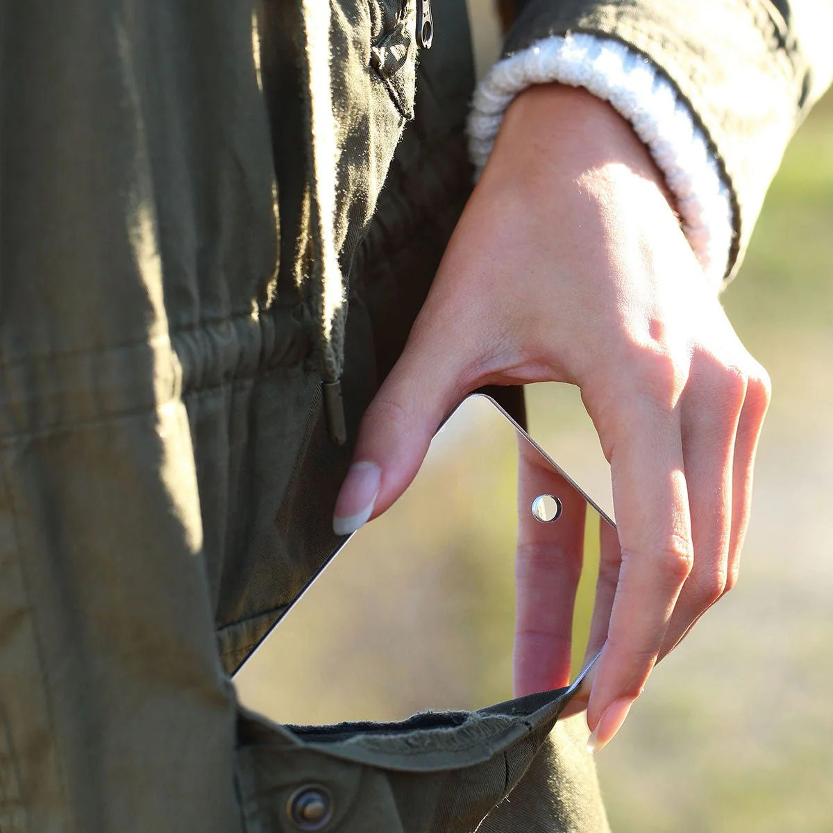 Coghlan's Featherweight Mirror, Unbreakable Acrylic Material, Emergency Survival - Image 3