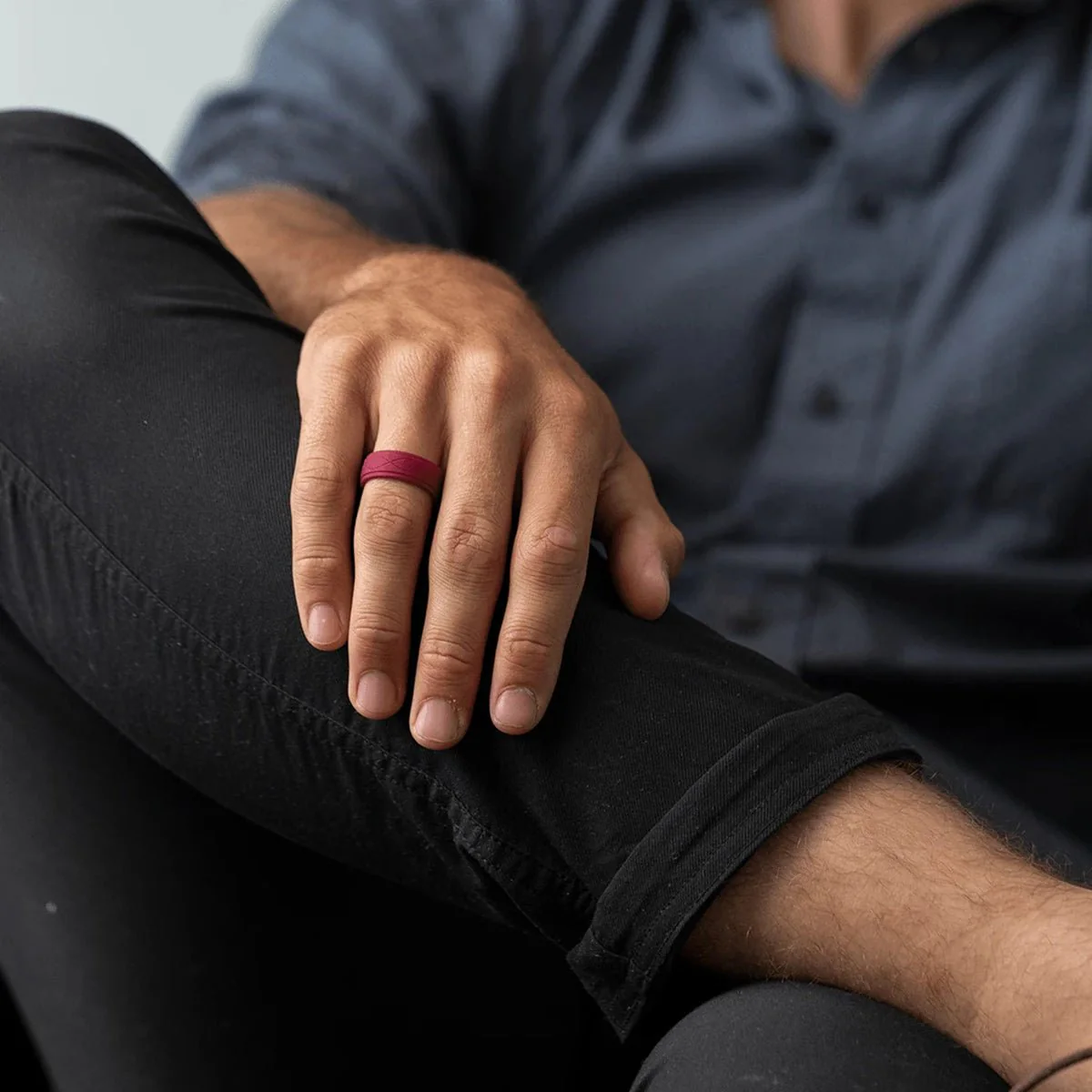 Enso Rings Men's Infinity Series Silicone Ring -  Obsidian - Image 4