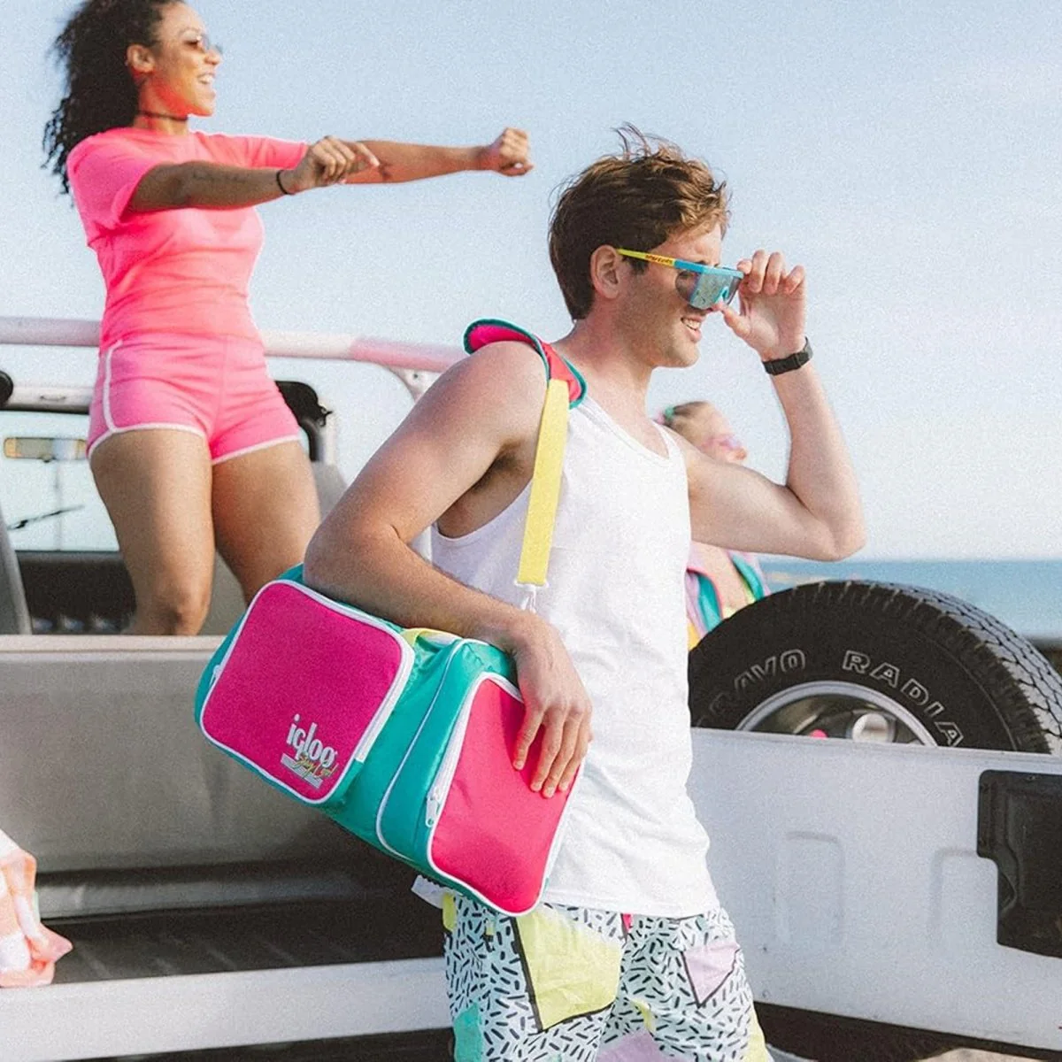IGLOO 24-Can Duffel Bag Cooler, Jade/Yellow - Image 2