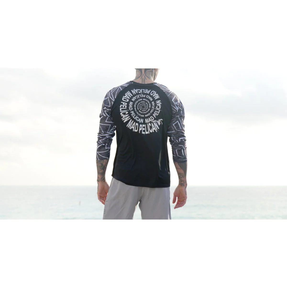 Mad Pelican Circle On Edges Sun Kicker Raglan UV Long Sleeve T-Shirt- Anthracite - Image 4