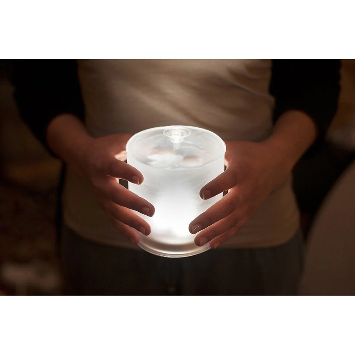 MPOWERD Luci EMRG 3-in-1 Waterproof Inflatable Solar Emergency Light - Image 3