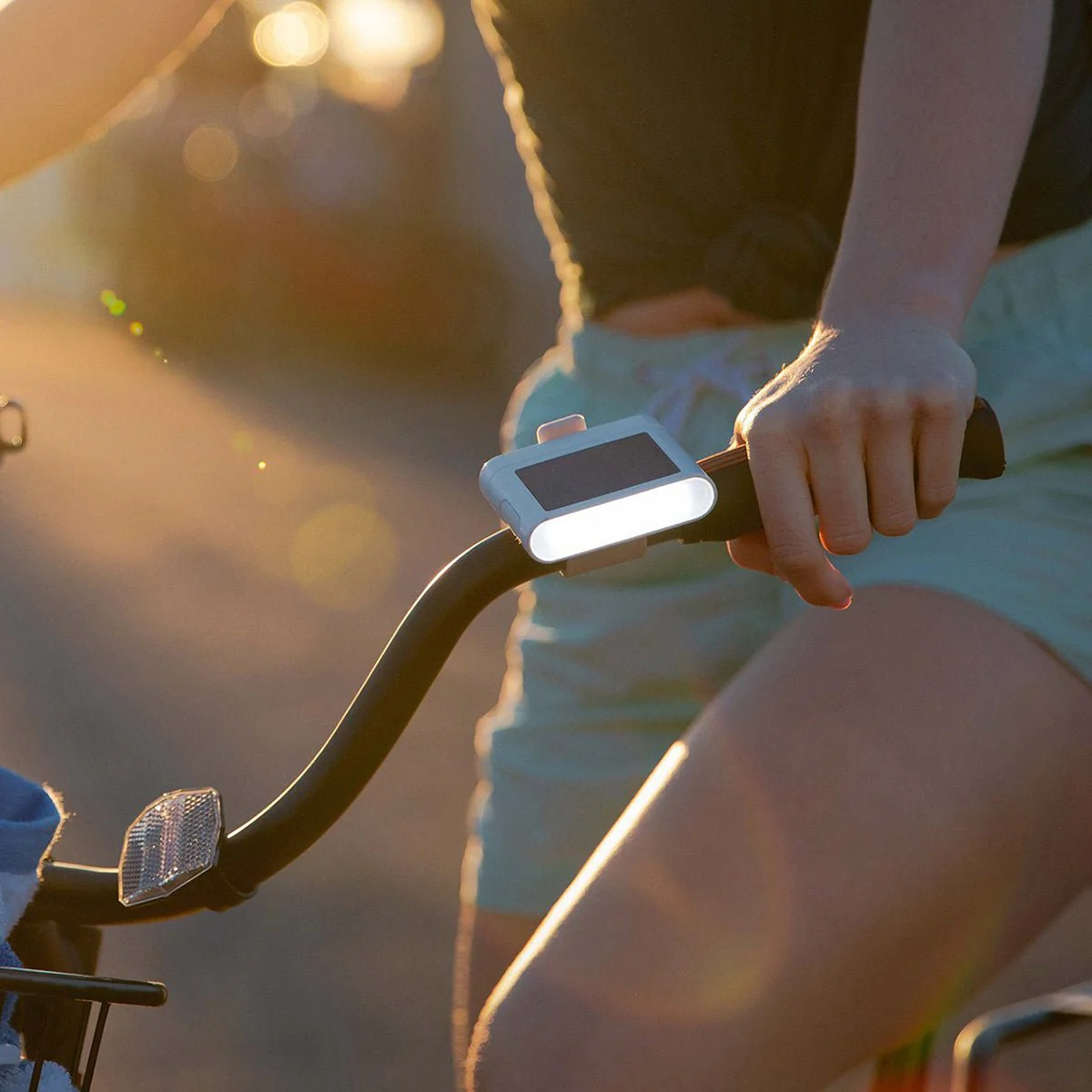 MPOWERD Luci Solar Bike Light Set - Image 5