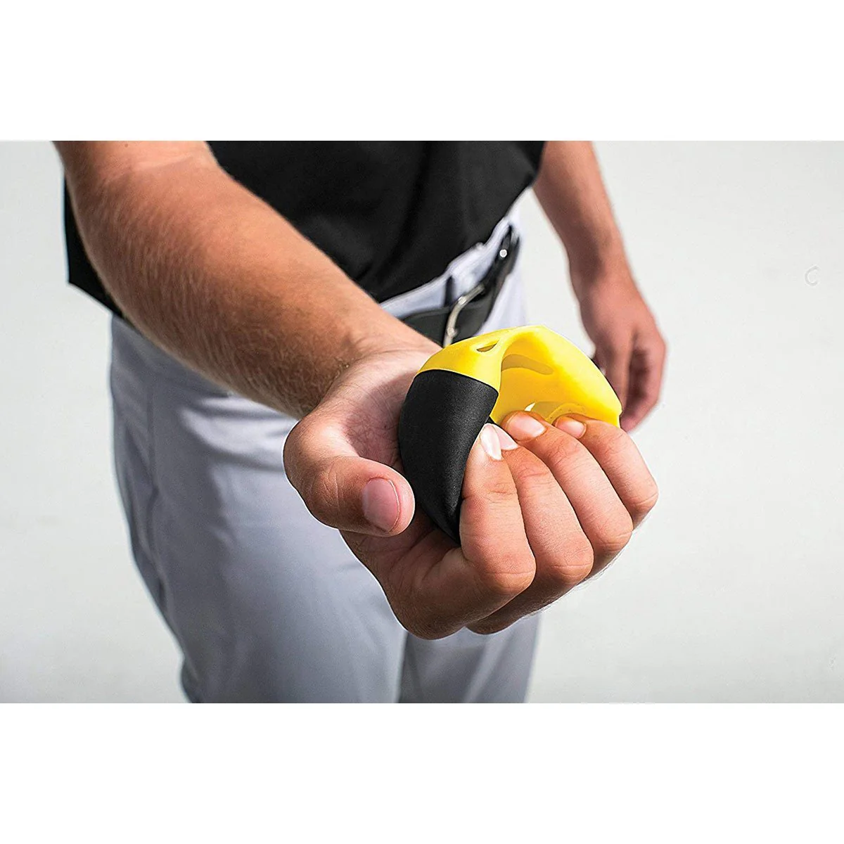 SKLZ Impact Practice Baseballs 12-Pack - Black/Yellow - Image 4
