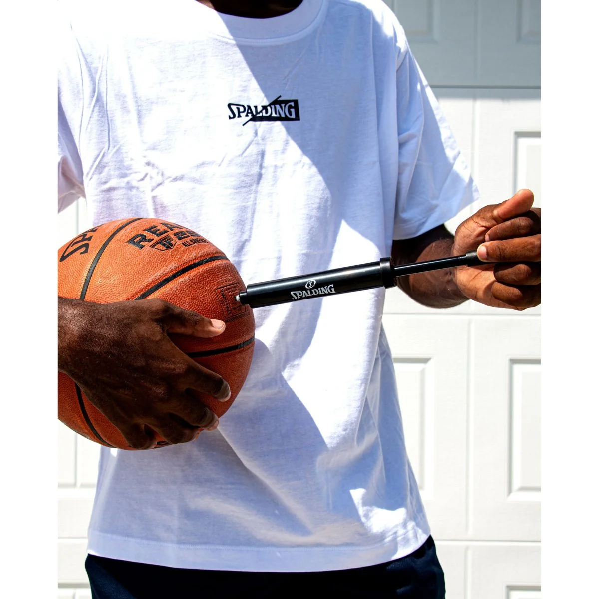 Spalding 8" Basketball Aluminum Dual Action Pump - Image 3