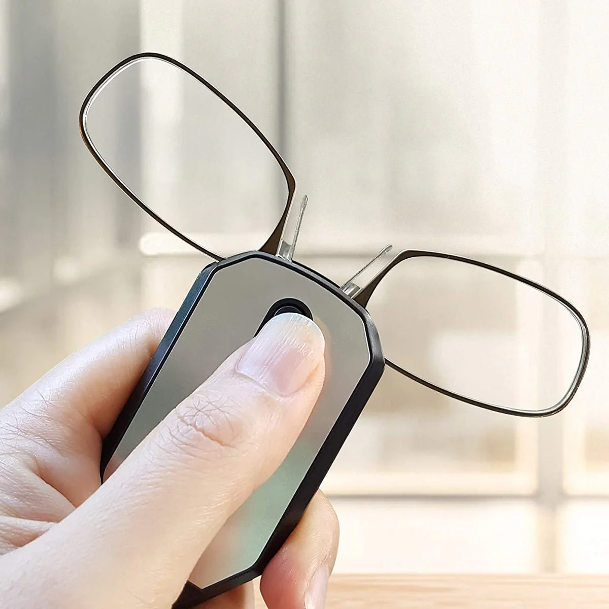 ThinOptics Secure Fit Armless Ultralight Reading Glasses with Keychain Case - Image 4