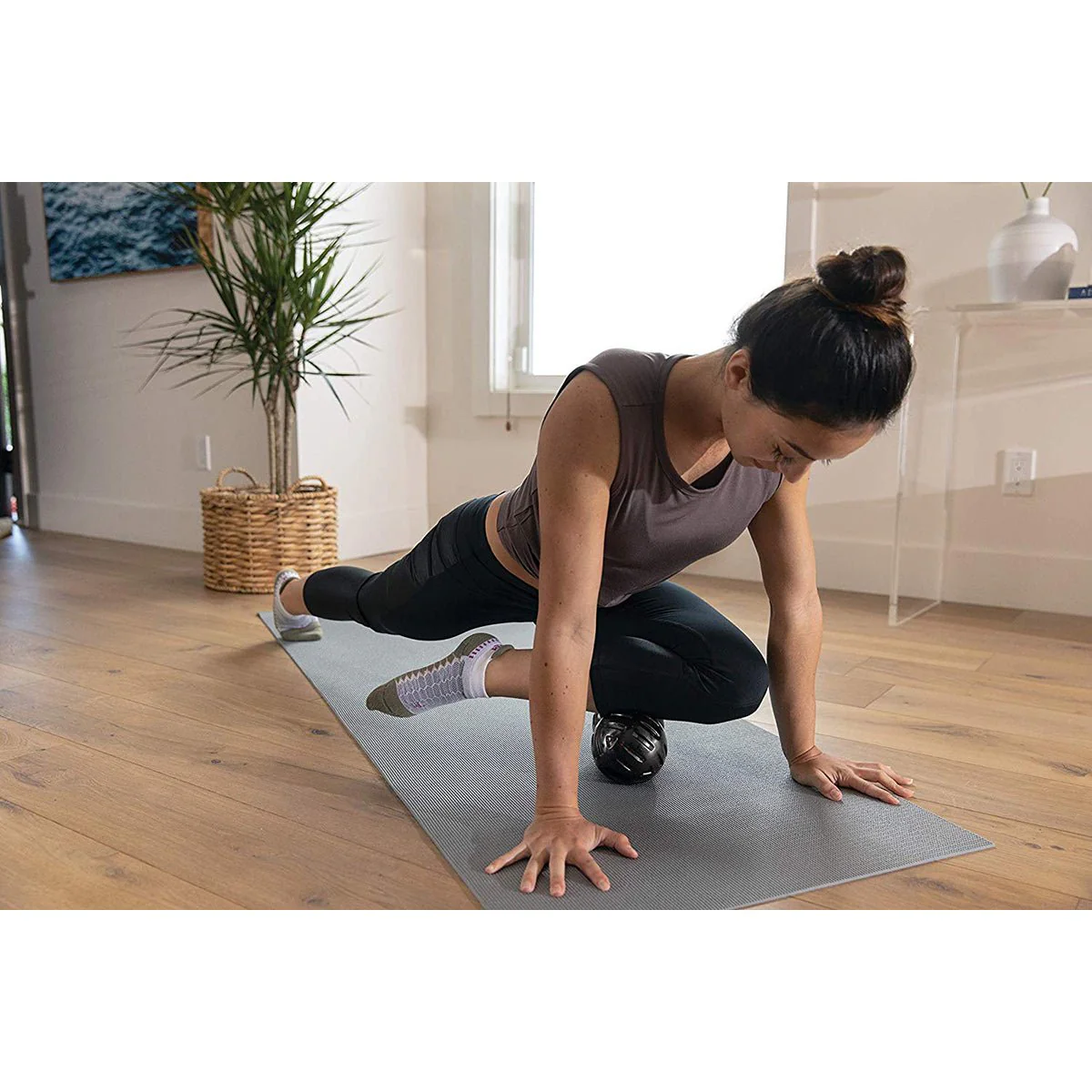 TriggerPoint 8" Universal Massage Roller - Black - Image 4