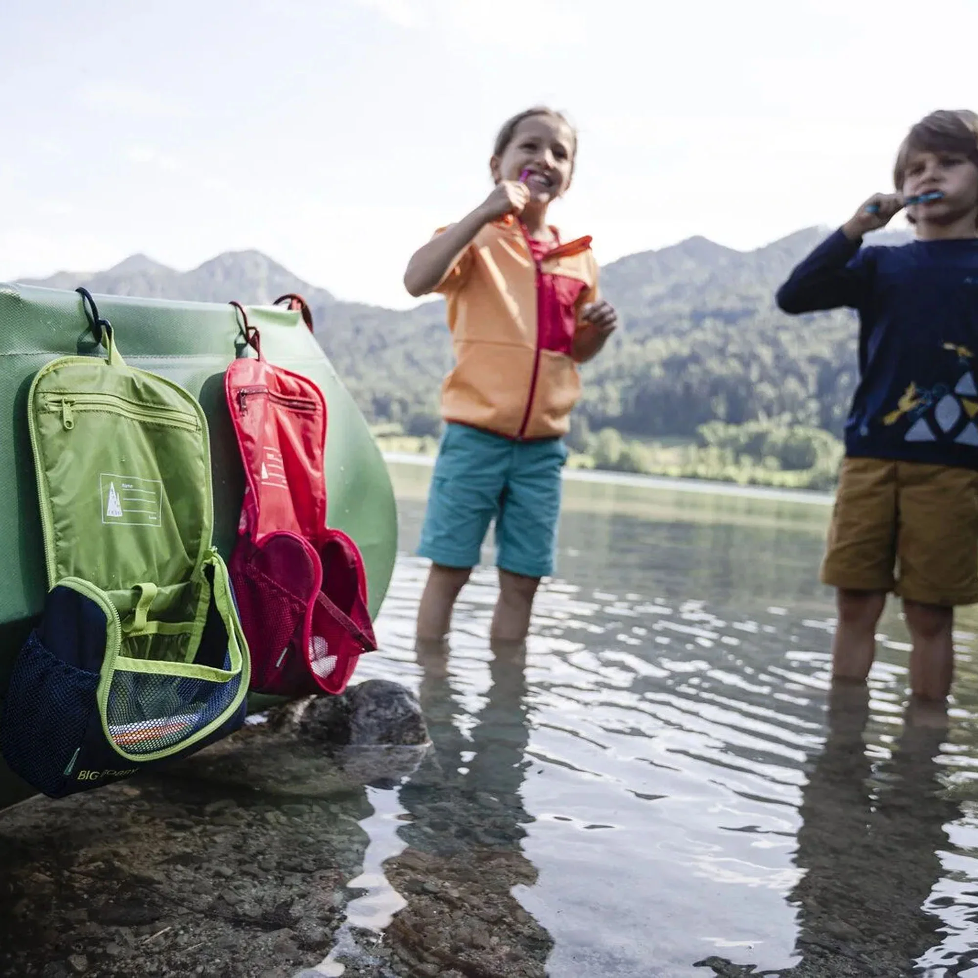 Vaude Big Bobby Kid's Toiletry Bag - Image 6