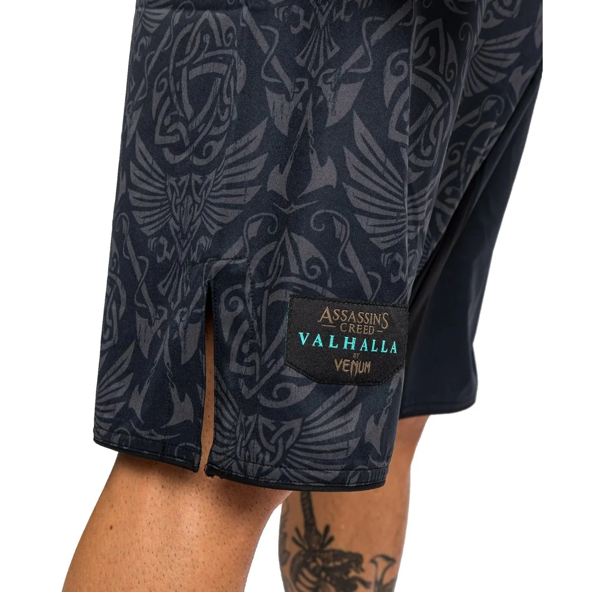 Venum Assassin's Creed Reloaded Fight Shorts - Black - Image 7