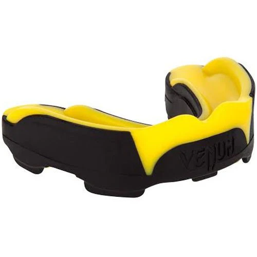Venum Predator Mouthguard - Black/Yellow - Image 4
