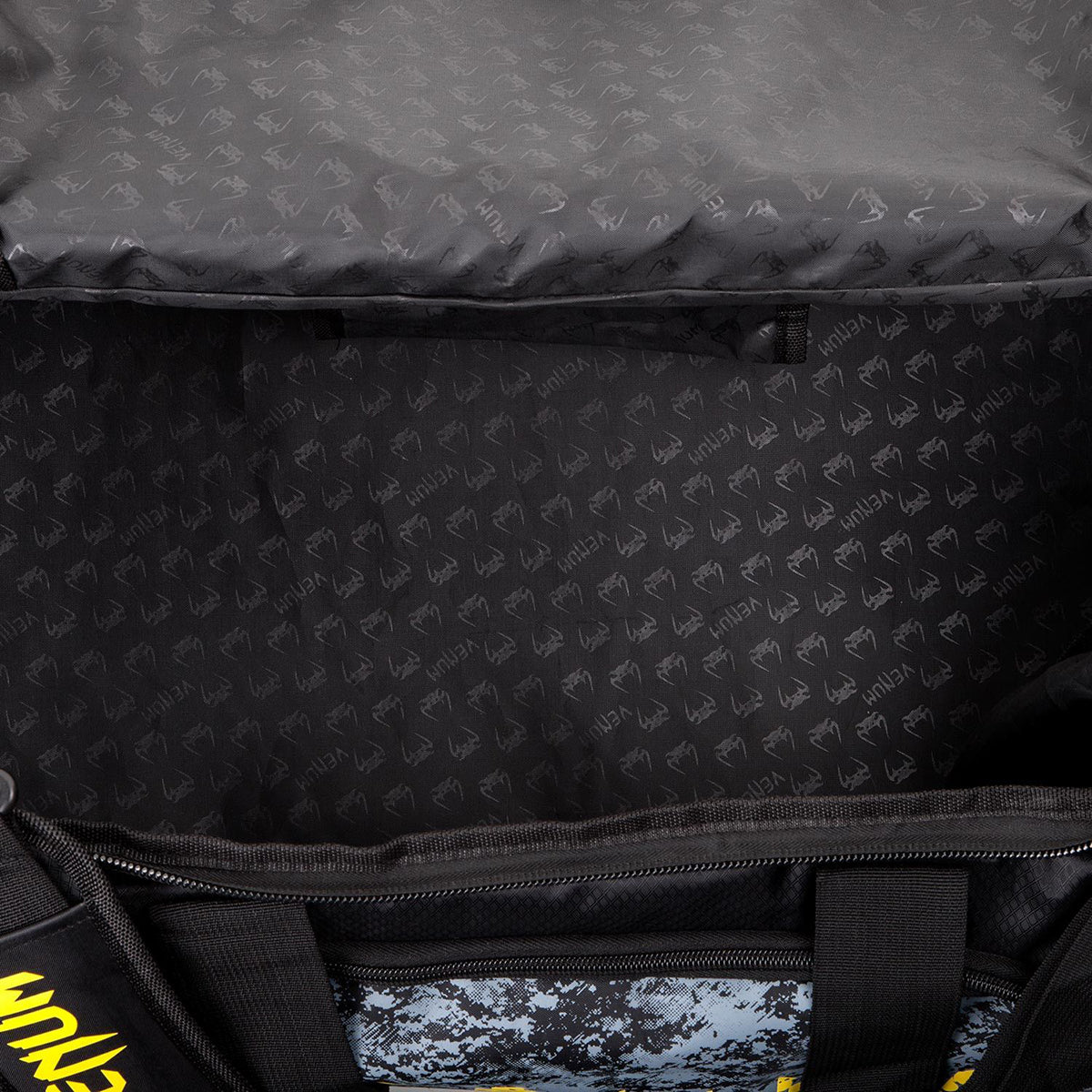 Venum Tramo Sports Bag - Black/Yellow - Image 13