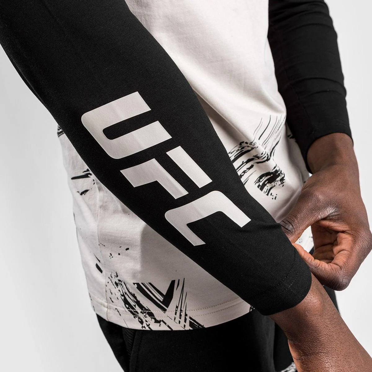 Venum UFC Authentic Fight Week 2.0 Long Sleeve T-Shirt - Sand/Black - Image 3