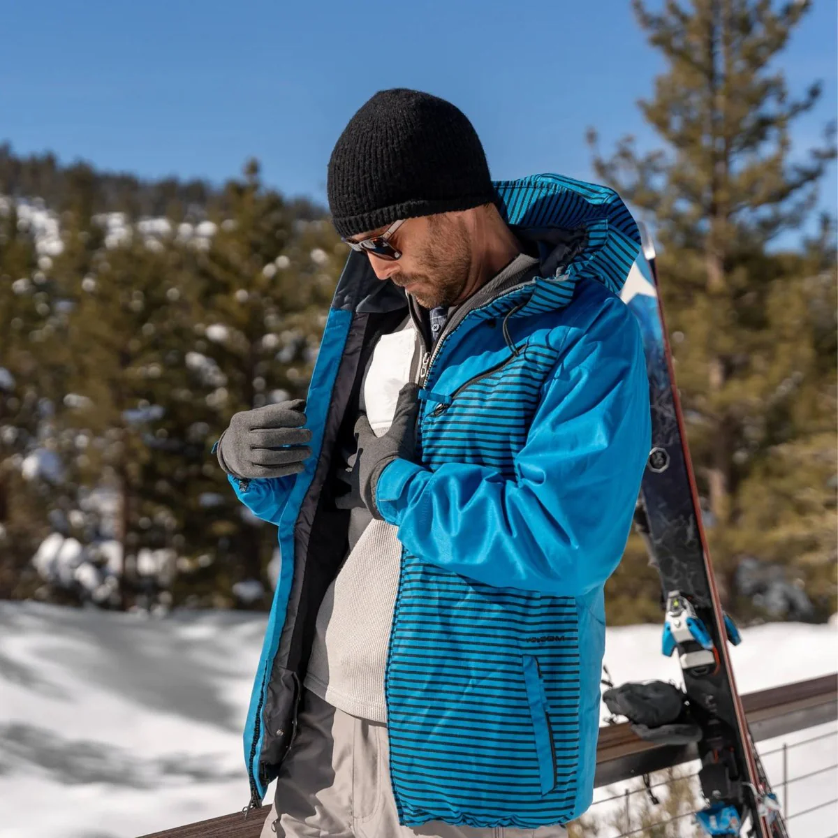 Yaktrax Non-Adhesive Hand & Body Warmer, 1 Pack - Image 2